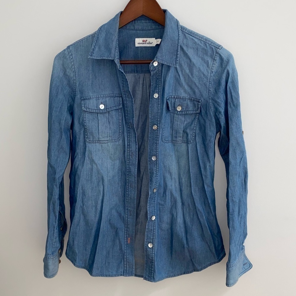 Vineyard Vines Thread Denim Button Down Top​​​​​​​​​​​​​​​